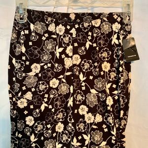 NWT black and white Floral Torrid leggings